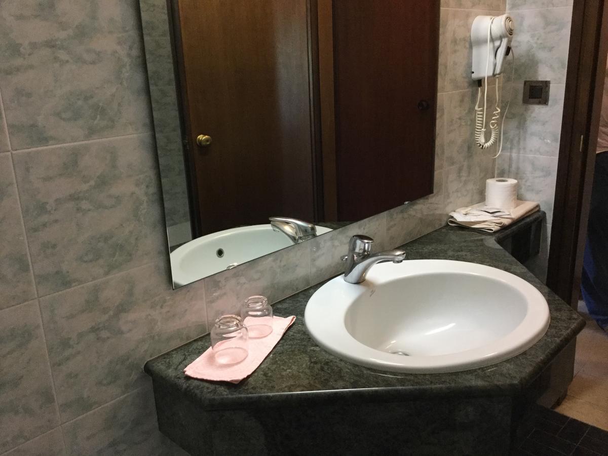 Hotel Terme Vulcania มอนเตกรอตโต แตร์เม ภายนอก รูปภาพ