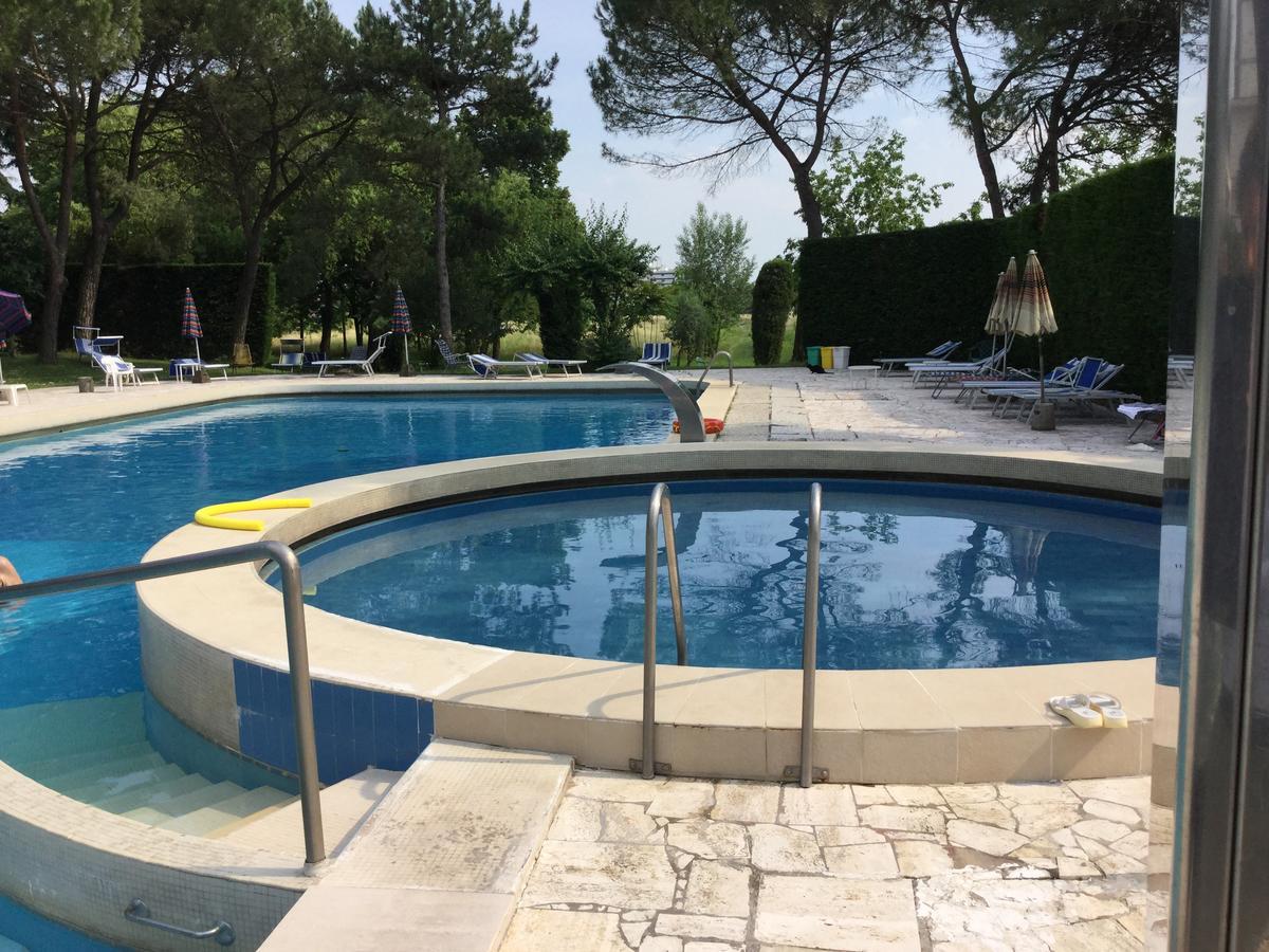 Hotel Terme Vulcania มอนเตกรอตโต แตร์เม ภายนอก รูปภาพ