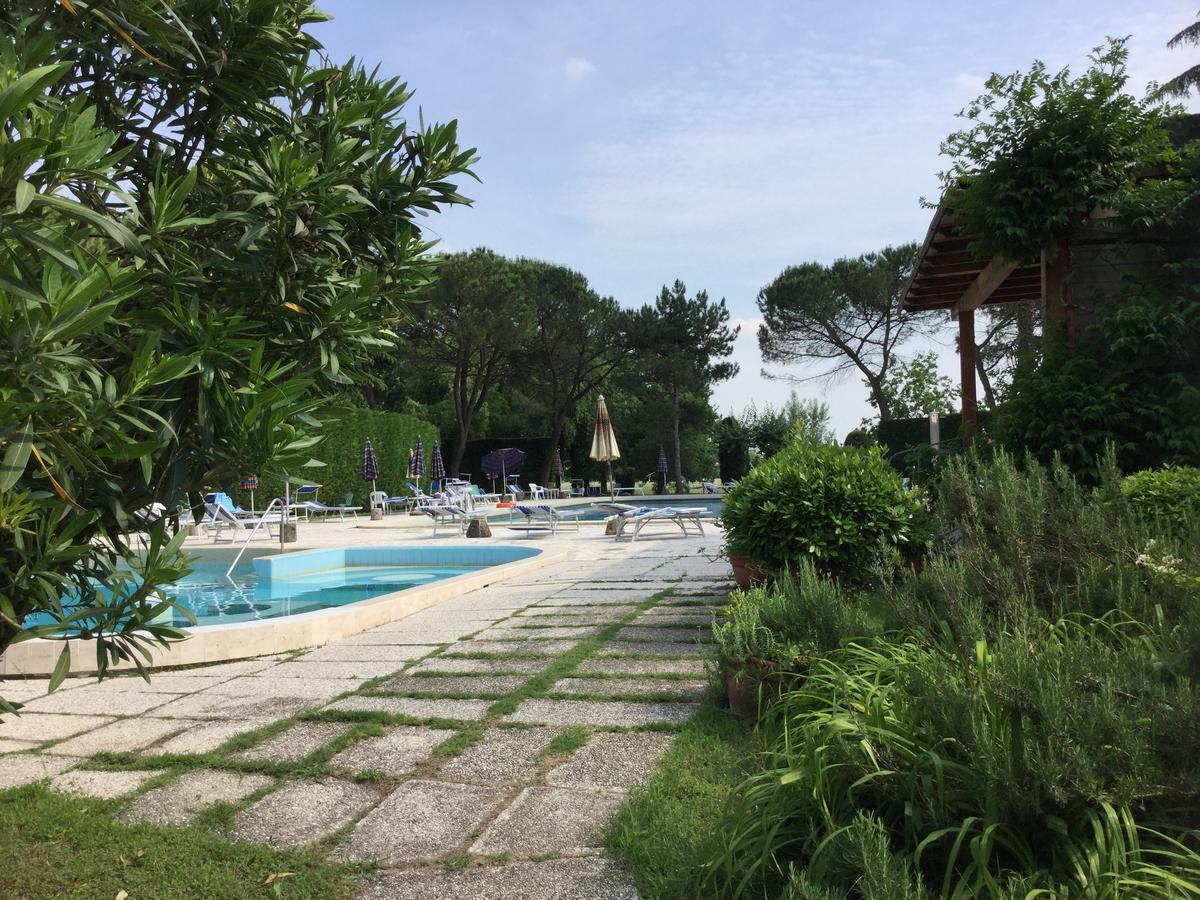 Hotel Terme Vulcania มอนเตกรอตโต แตร์เม ภายนอก รูปภาพ