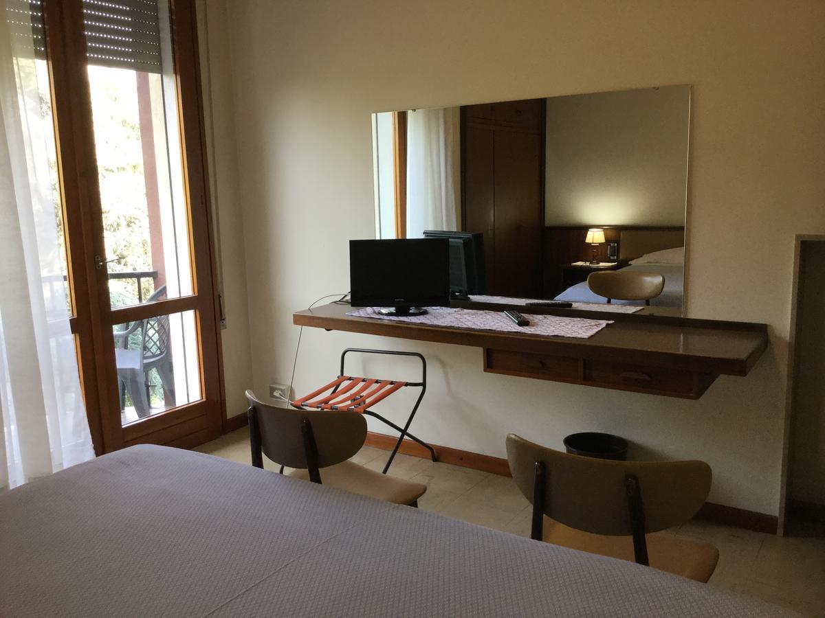 Hotel Terme Vulcania มอนเตกรอตโต แตร์เม ภายนอก รูปภาพ