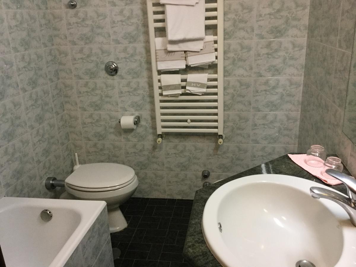 Hotel Terme Vulcania มอนเตกรอตโต แตร์เม ภายนอก รูปภาพ