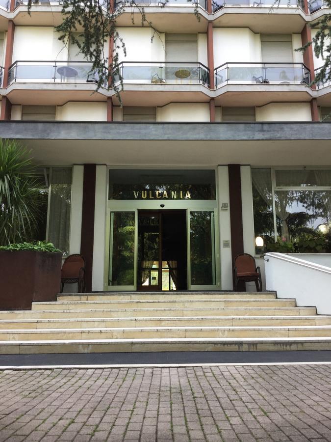 Hotel Terme Vulcania มอนเตกรอตโต แตร์เม ภายนอก รูปภาพ